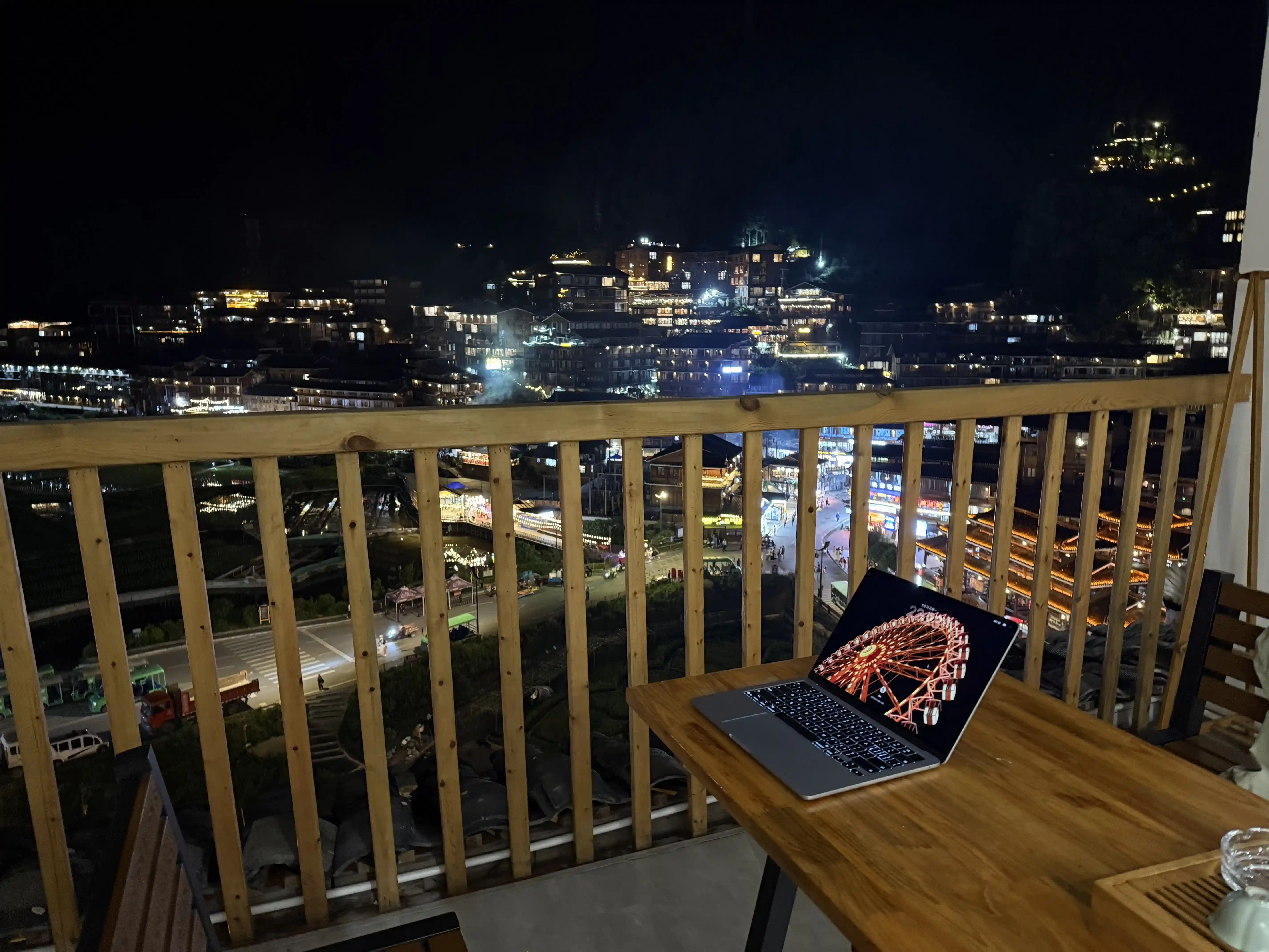 苗寨夜晚